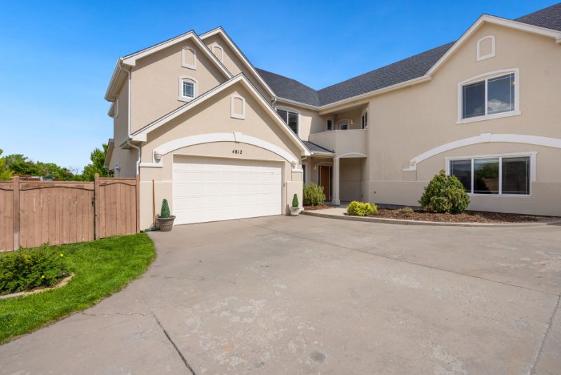 Garage Door Services materials and craftsmanship in Gorham